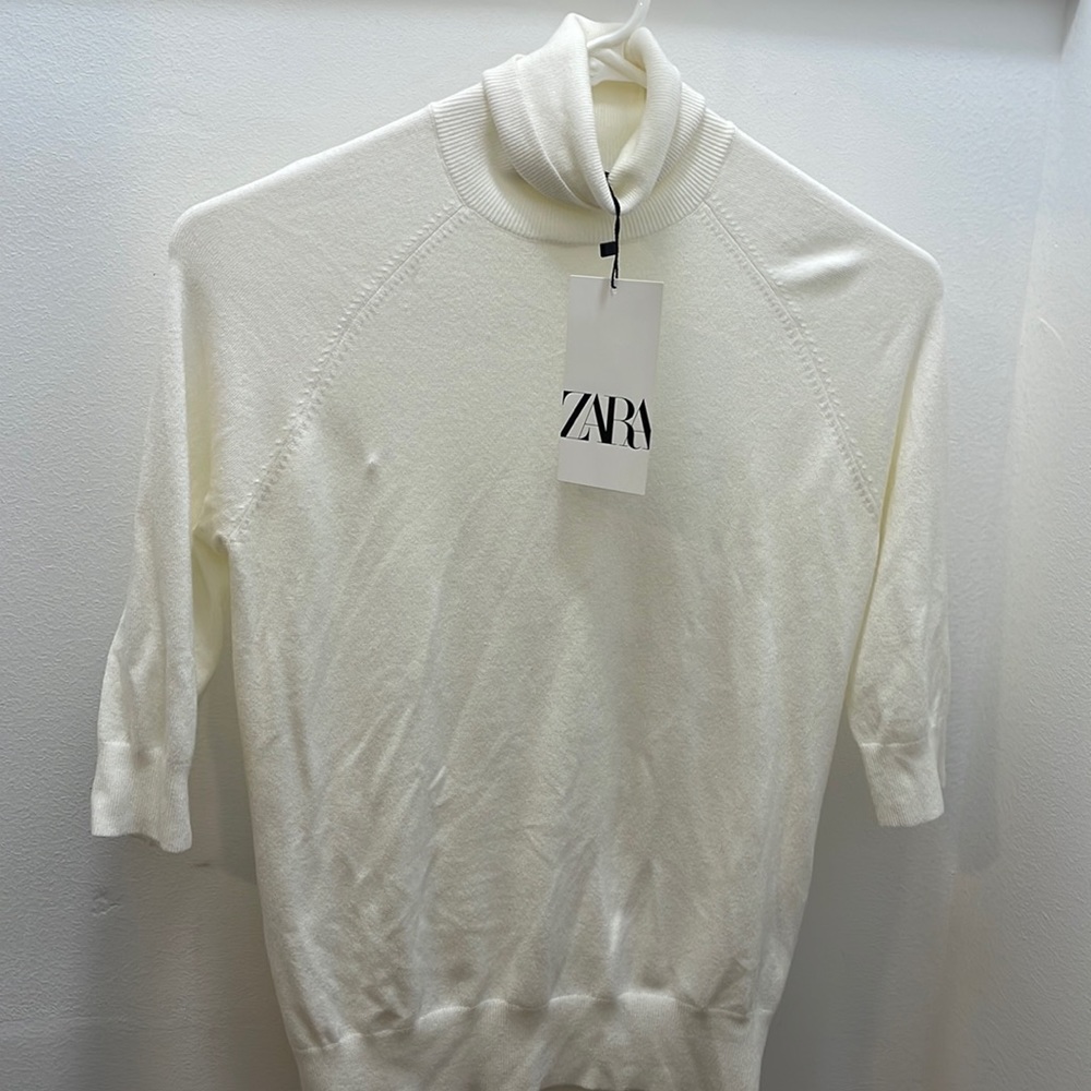 White short sleeve turtleneck